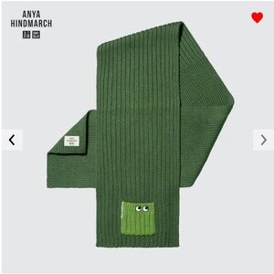 Anya Hindmarch Uniqlo collab green touch of wool heattech knitted stole NWT